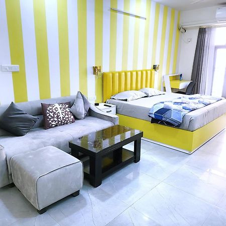 Studios By La Sentido Ghaziabad Εξωτερικό φωτογραφία