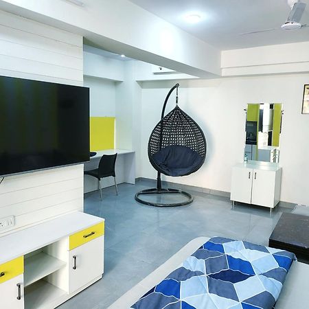 Studios By La Sentido Ghaziabad Εξωτερικό φωτογραφία