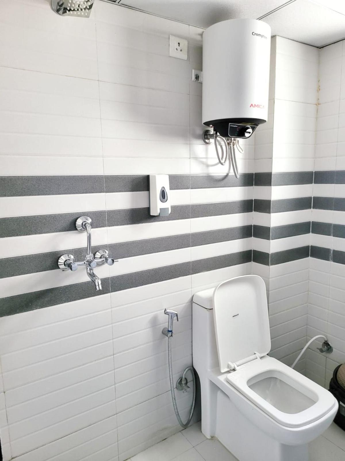 Studios By La Sentido Ghaziabad Εξωτερικό φωτογραφία