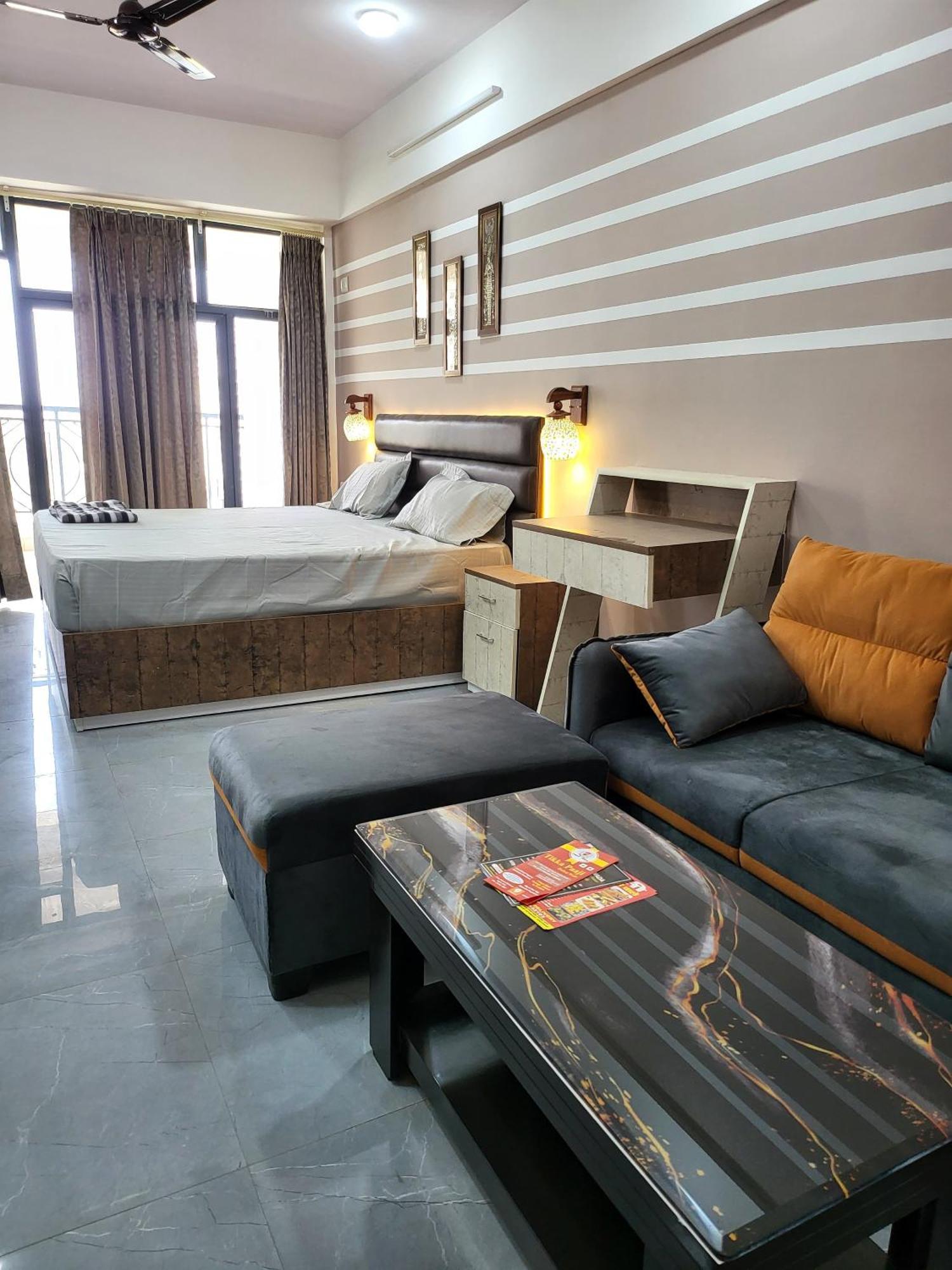 Studios By La Sentido Ghaziabad Εξωτερικό φωτογραφία