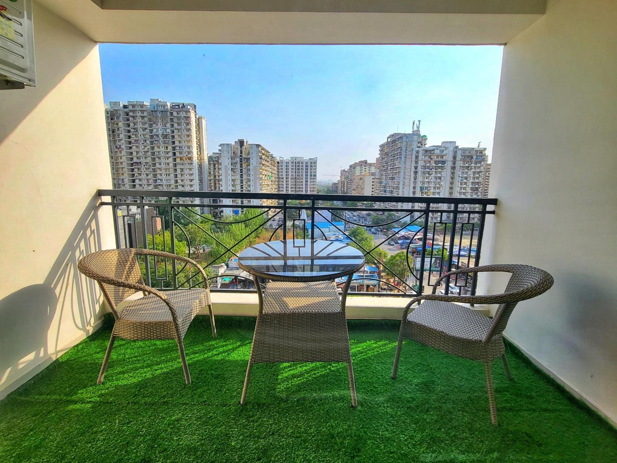 Studios By La Sentido Ghaziabad Εξωτερικό φωτογραφία